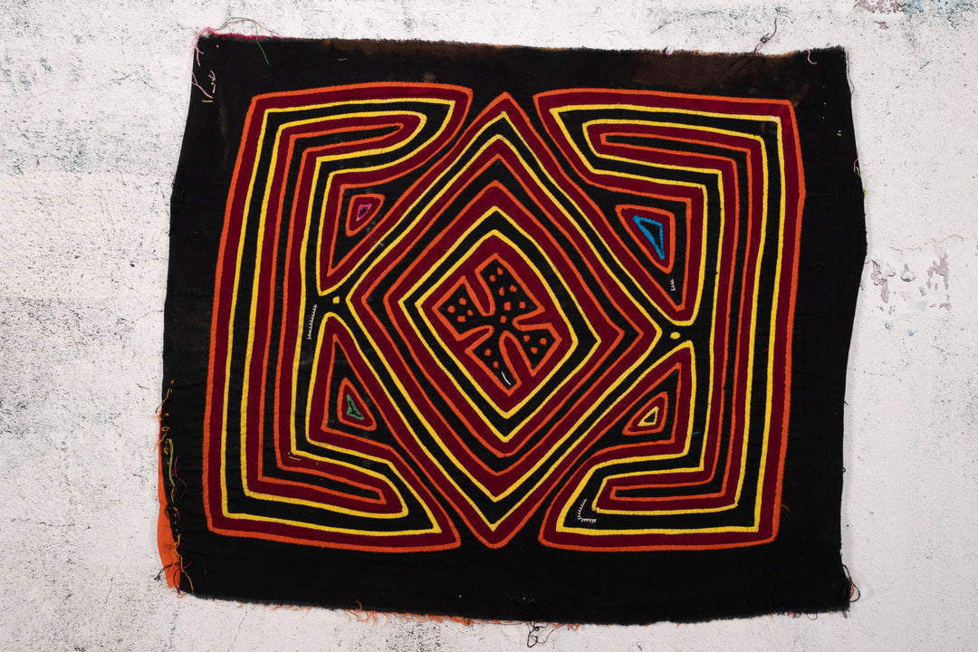 Black Red Yellow Maze Mola