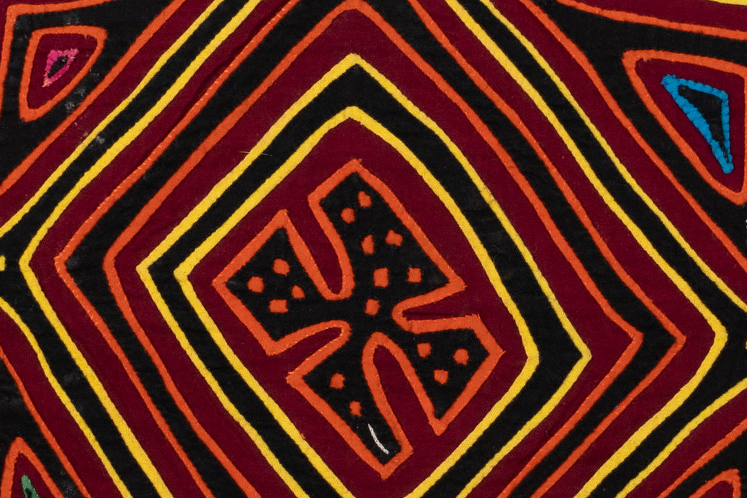 Black Red Yellow Maze Mola