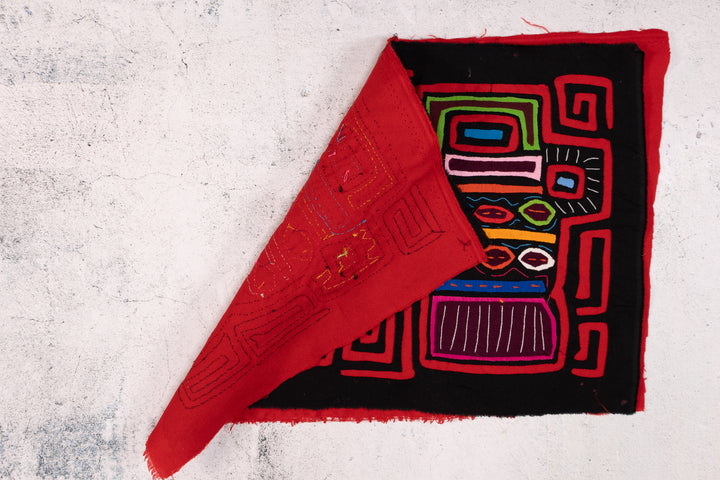 Red Black Honduran Anafre BBQ Mola