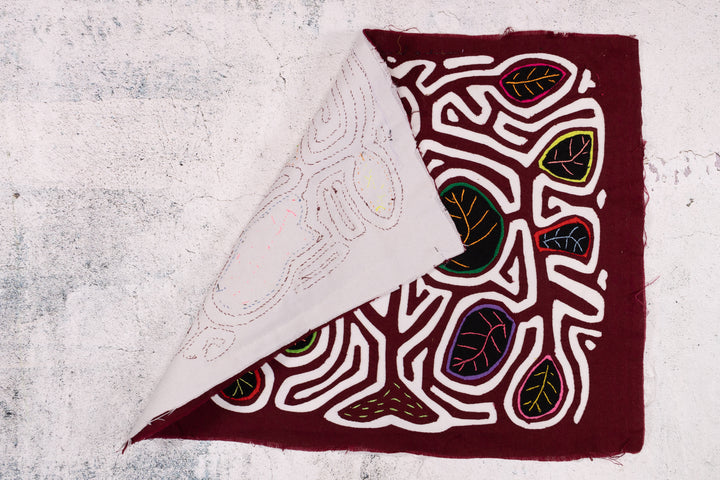 Burgundy White Grapevine Mola