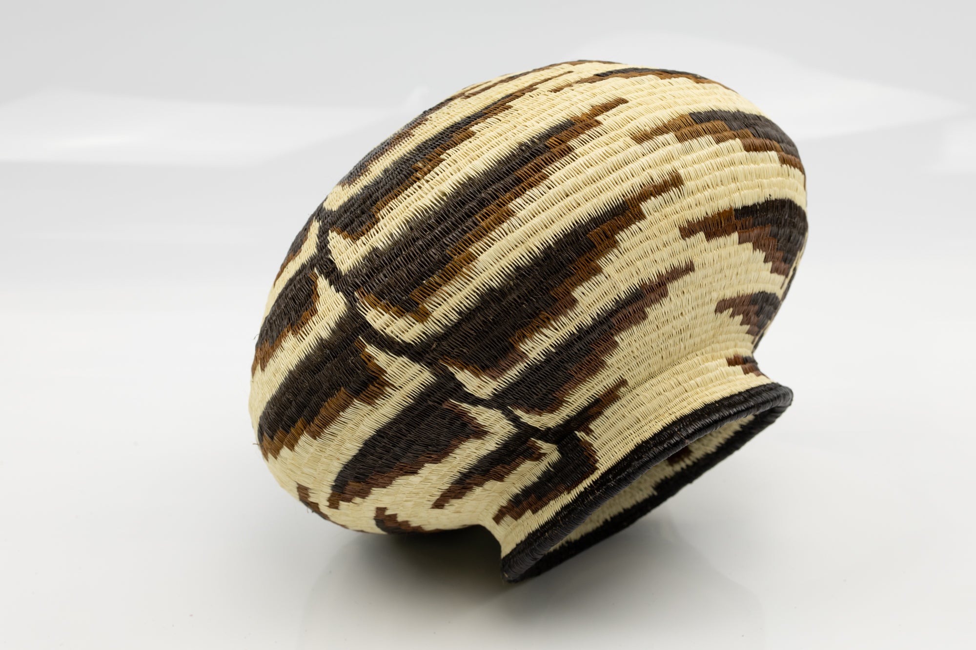 woven Southwest black white brown bird of paradise design large basket Panama art