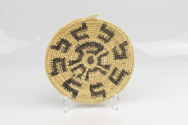 Hand woven plate basket from Panama. gray and white colors. Wall decoration. Indigenous artists Panama.