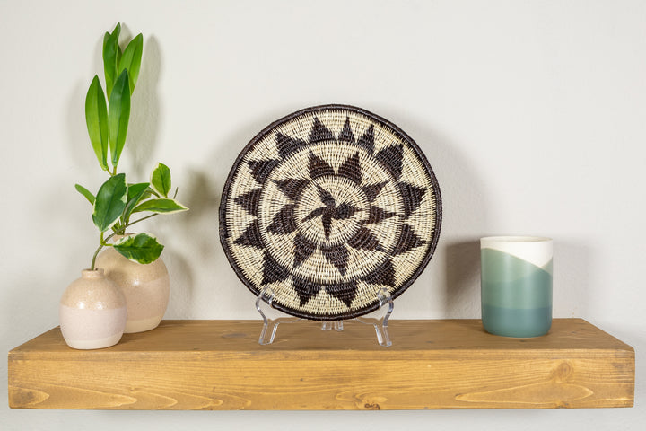 Black And White Diamond Point Basket Plate