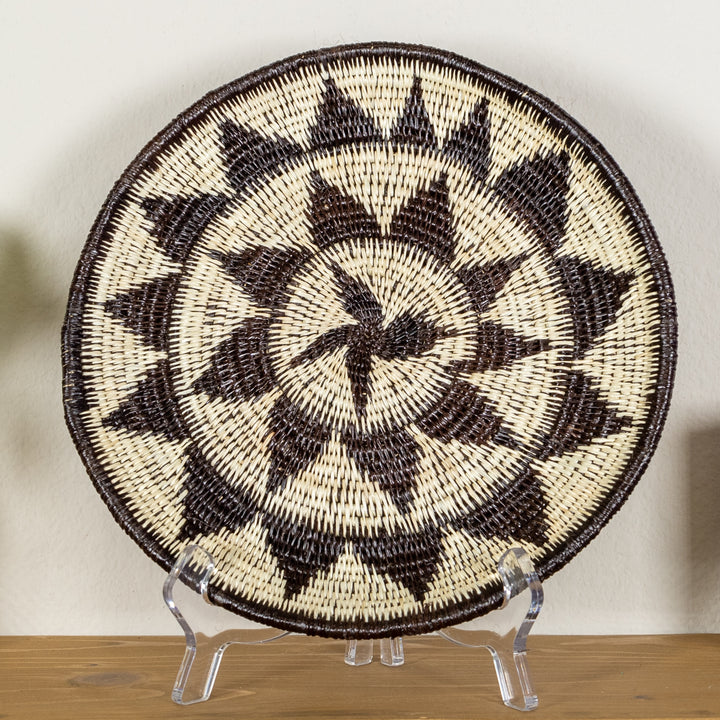 Black And White Diamond Point Basket Plate