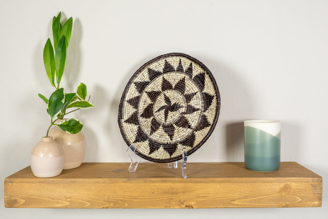Black And White Diamond Point Basket Plate