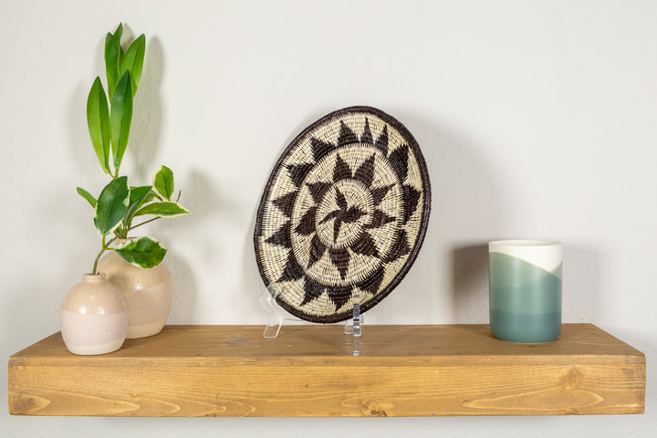 Black And White Diamond Point Basket Plate