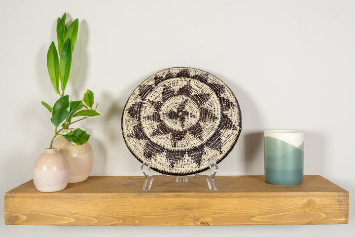 Black And White Diamond Point Basket Plate