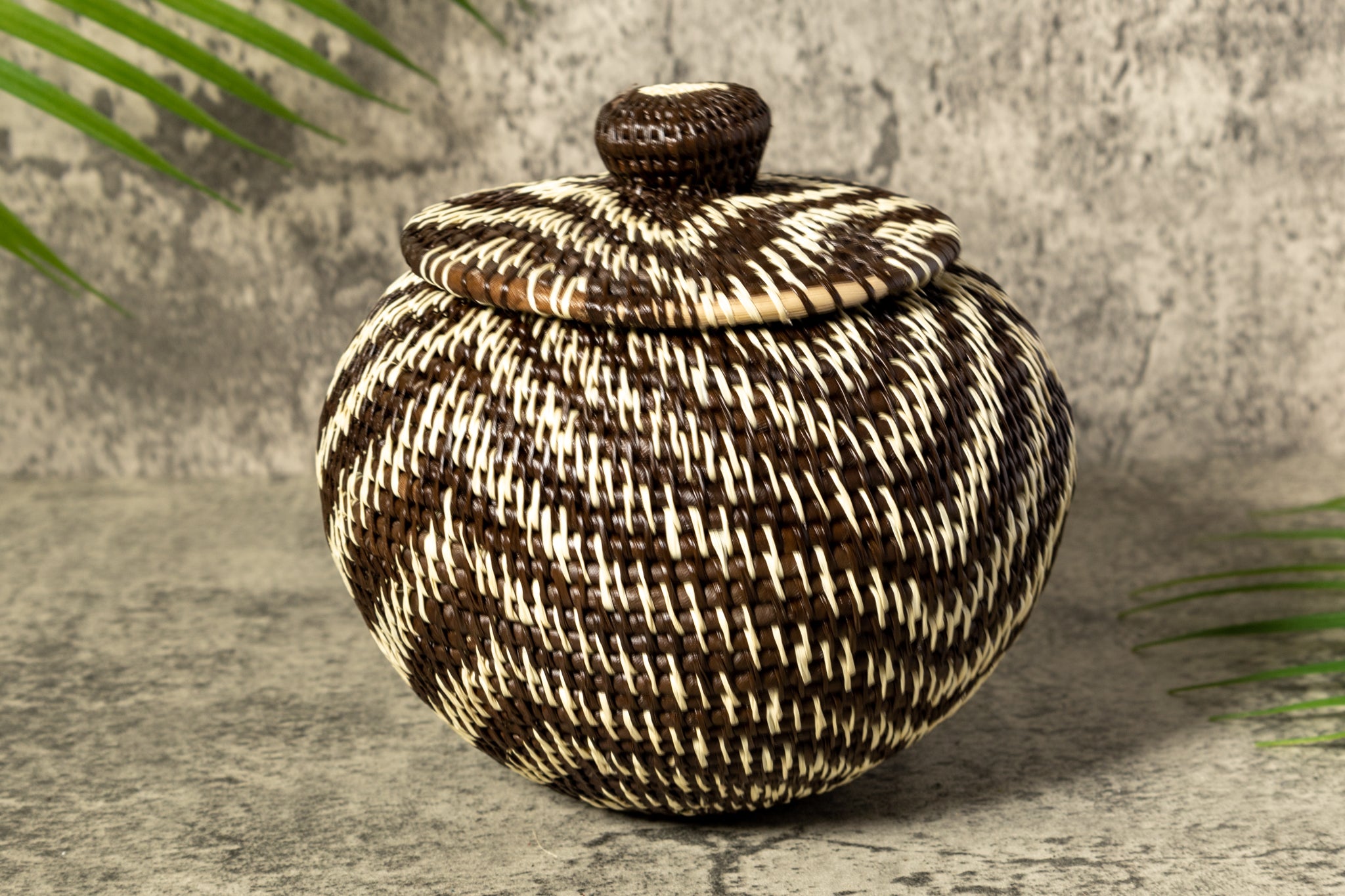 Gentle Waves Woven Basket With Top