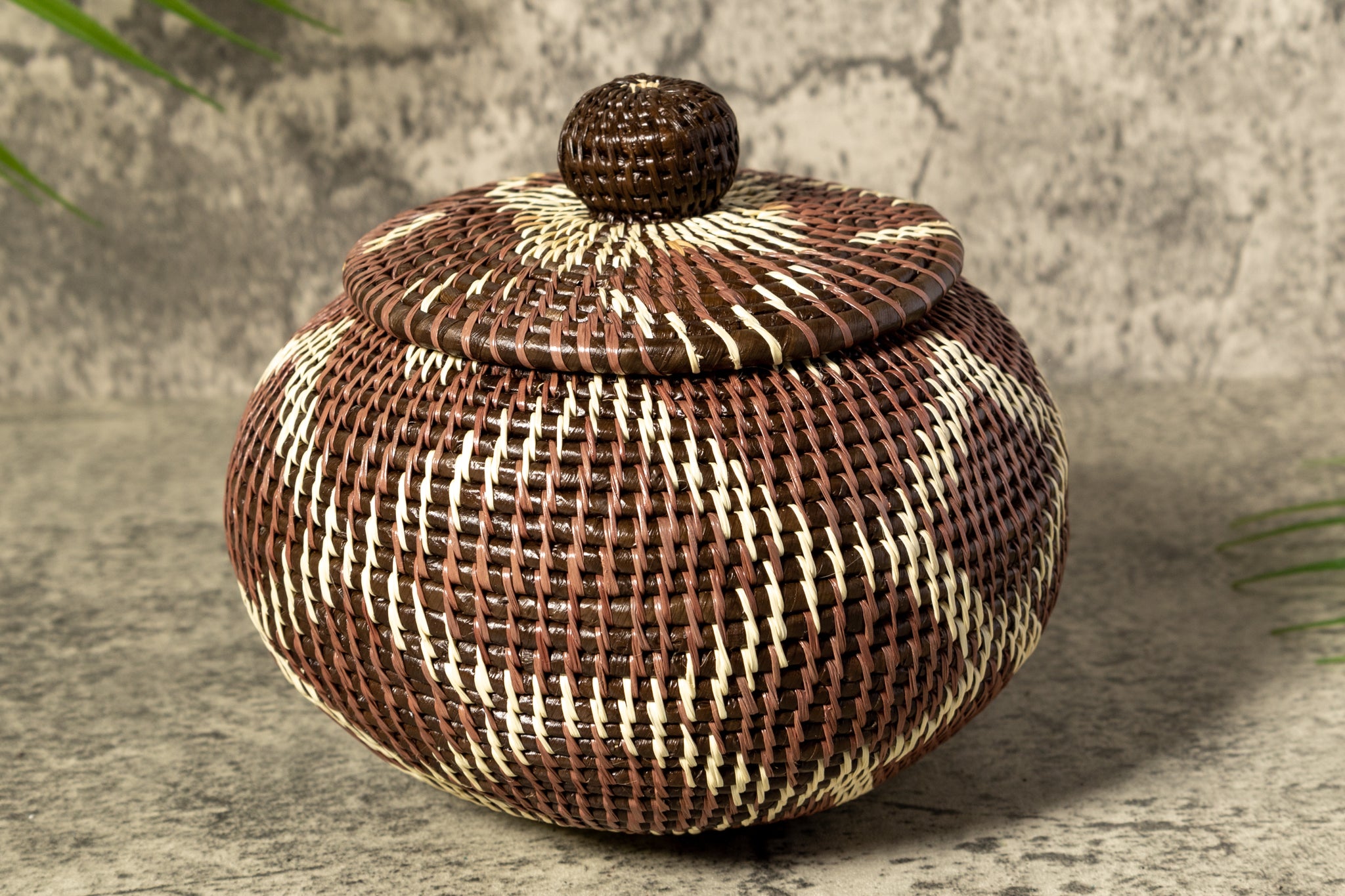 Brown Fish Net Woven Basket With Top