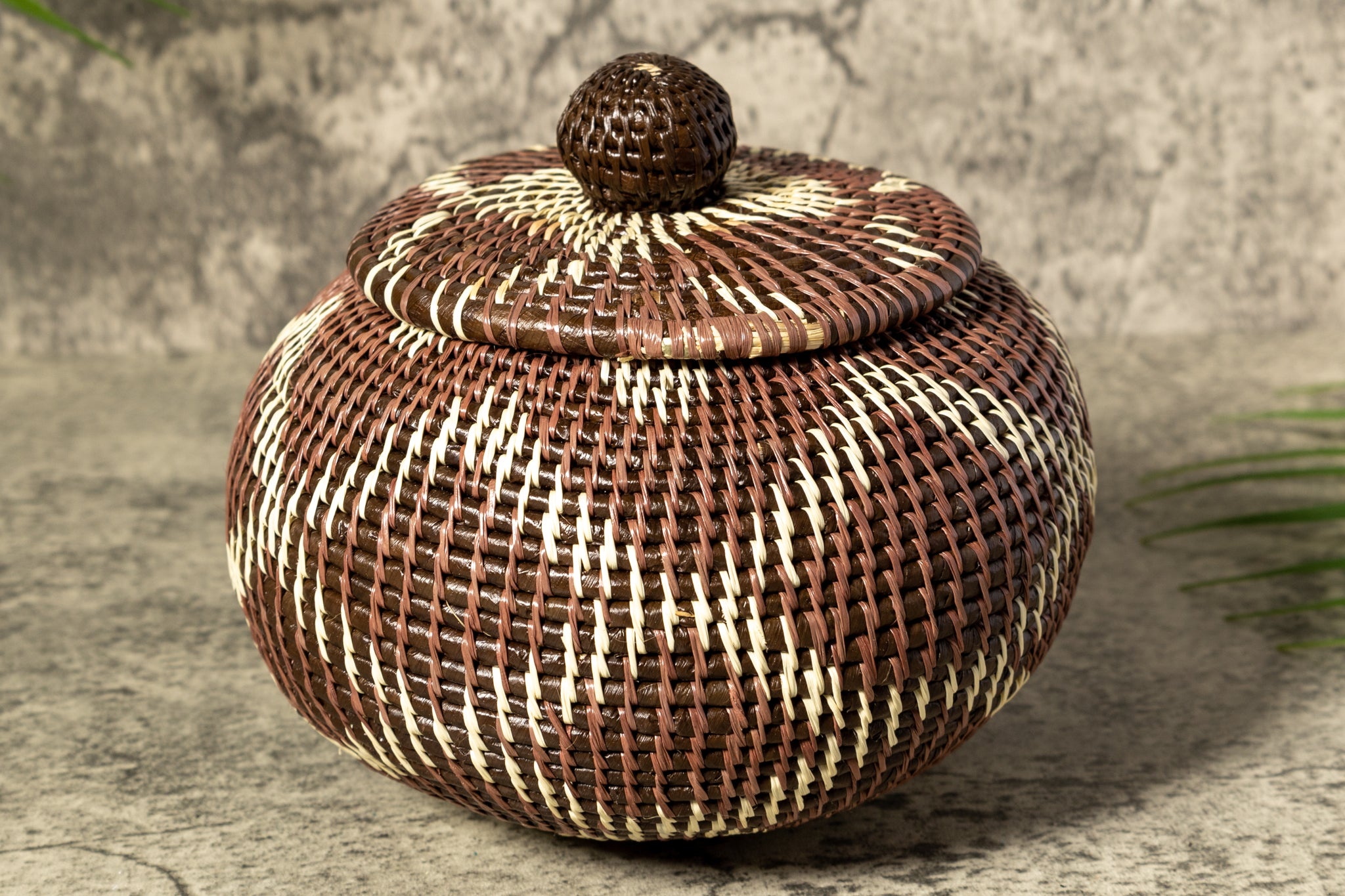 Brown Fish Net Woven Basket With Top