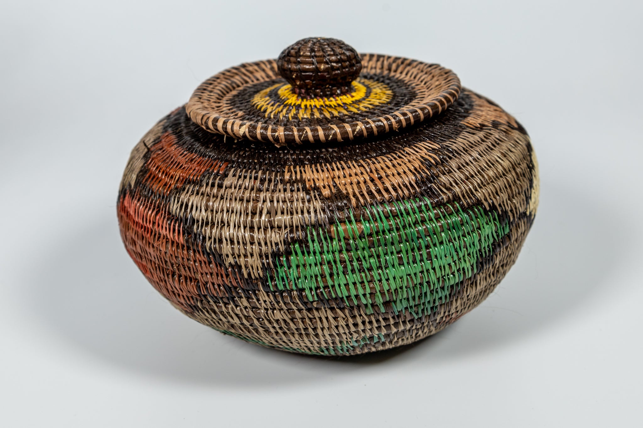 Multi-Color Diamond Design Woven Basket With Top