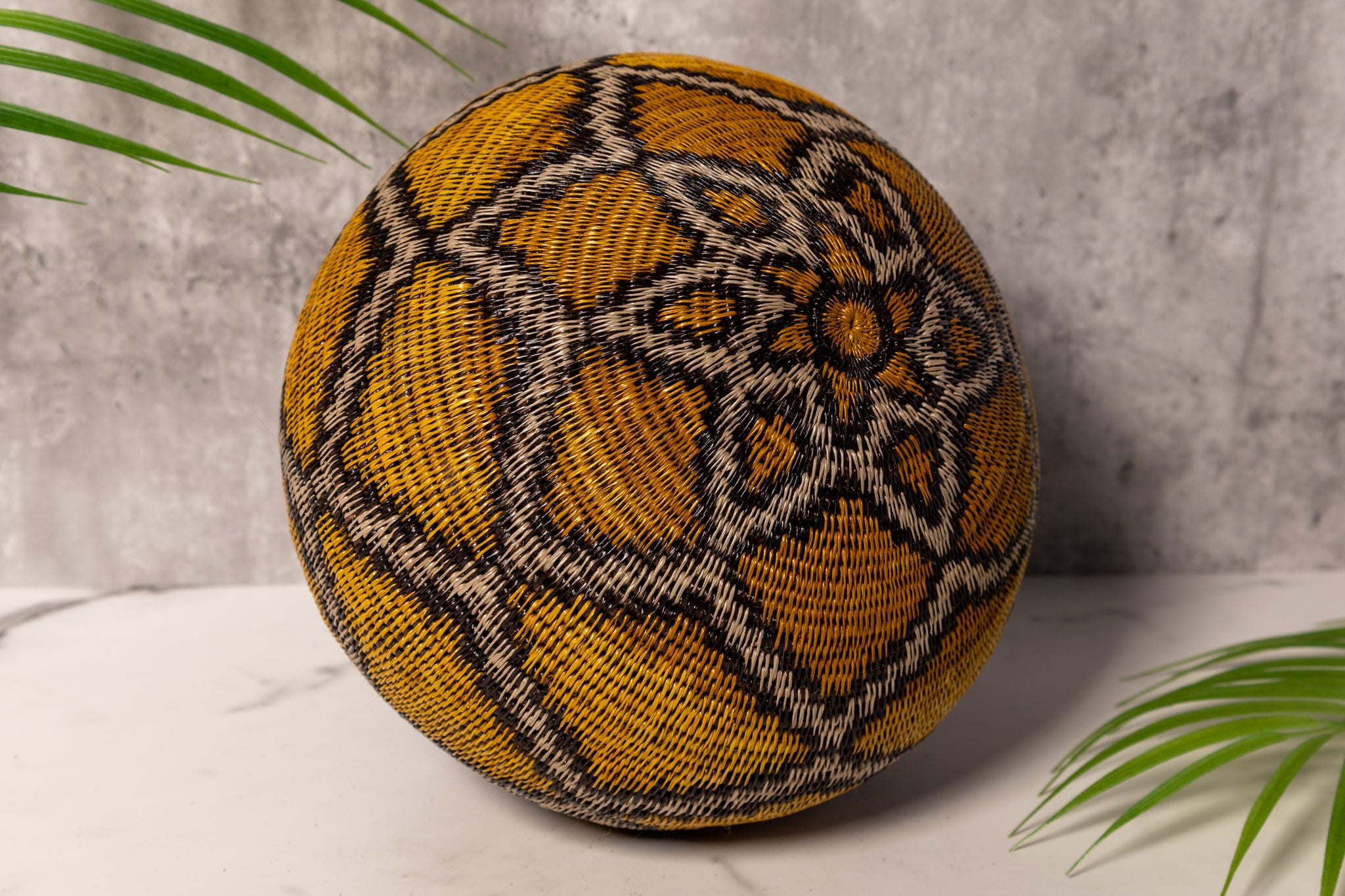 Golden Diamond Netting Rainforest Basket
