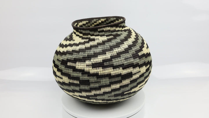 Wounaan Indian Hand Woven Classic Spiral Panama Basket