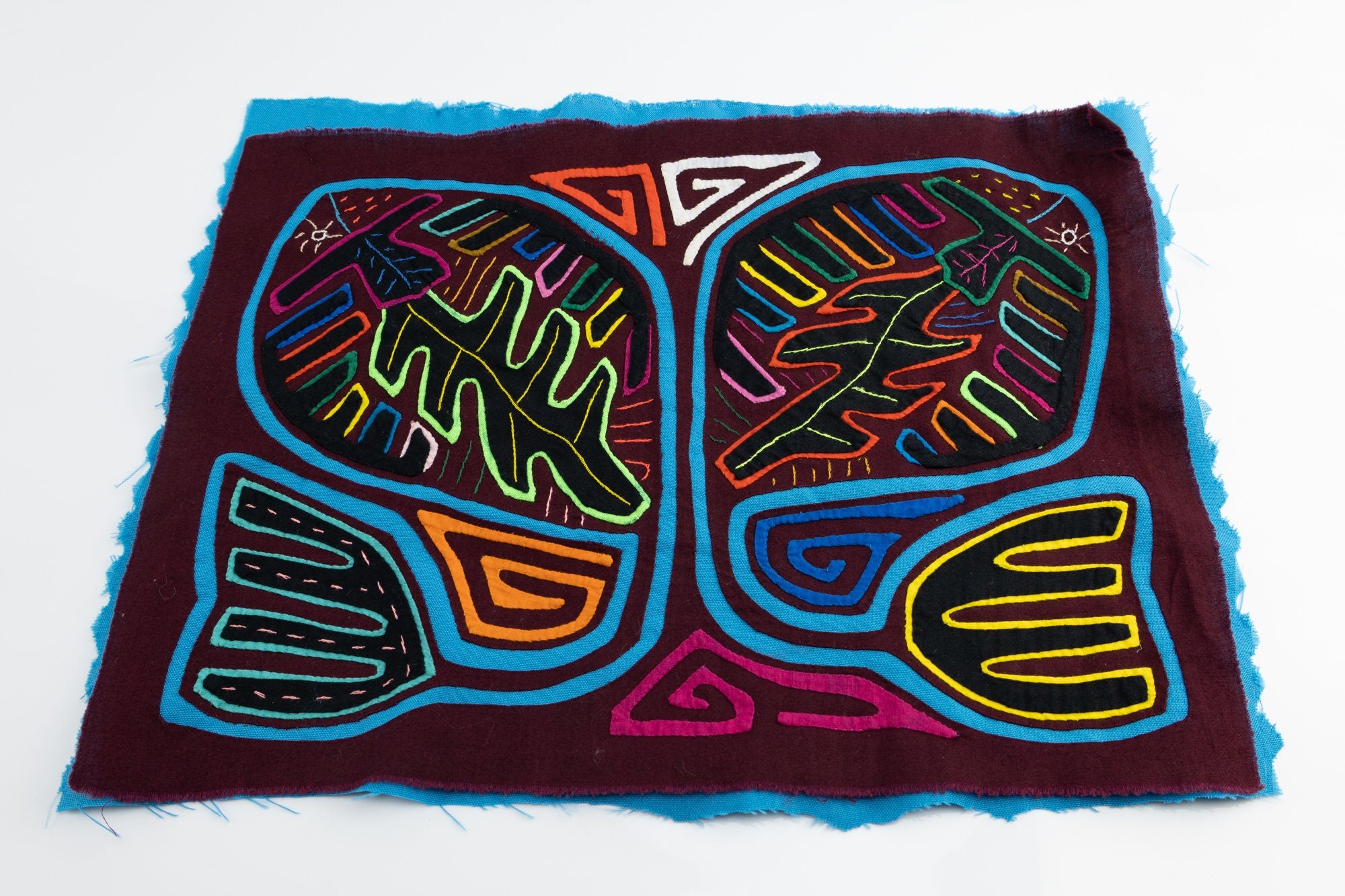 Hand Stitched Stingray Panama Mola Textile art, Latin American wall art, Boho Wall Decor, Tapestry, Rainforest Decor, Geometric