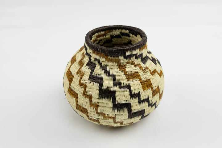 Hand Woven Natural Fiber Basket Gold and Black Made By Wounaan And Emberá Panama Indians. Bowl Basket, Woven Basket, Basket Decor