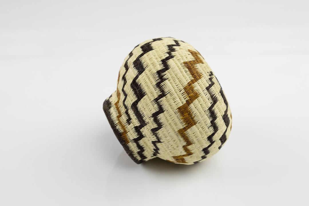 Hand Woven Natural Fiber Basket Gold and Black Made By Wounaan And Emberá Panama Indians. Bowl Basket, Woven Basket, Basket Decor