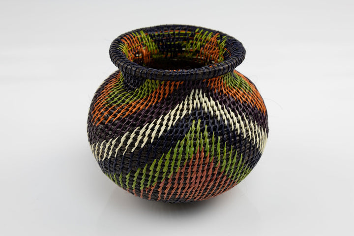 Hand Woven Classic Basket Made By Wounaan And Emberá Panama Indians. Bowl Basket, Woven Basket, Basket Decor, Woven Storage