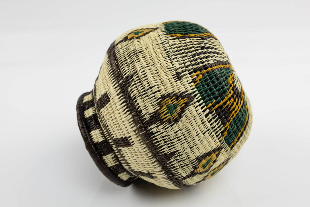 Hand Woven Traditional Basket Made By Wounaan And Emberá Panama Indians. Bowl Basket, Woven Basket, Basket Decor, Woven Storage