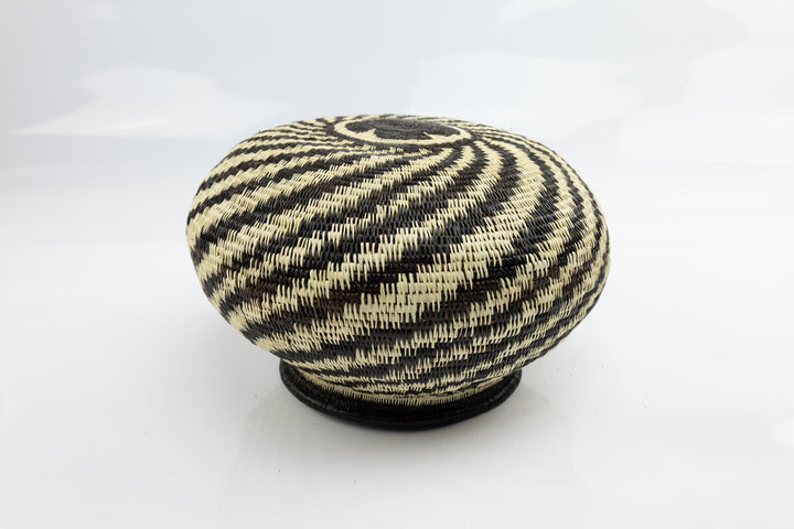 Hand Woven Large Basket Made By Wounaan And Emberá Panama Indians. Bowl Basket, Woven Basket, Basket Decor, Woven Storage