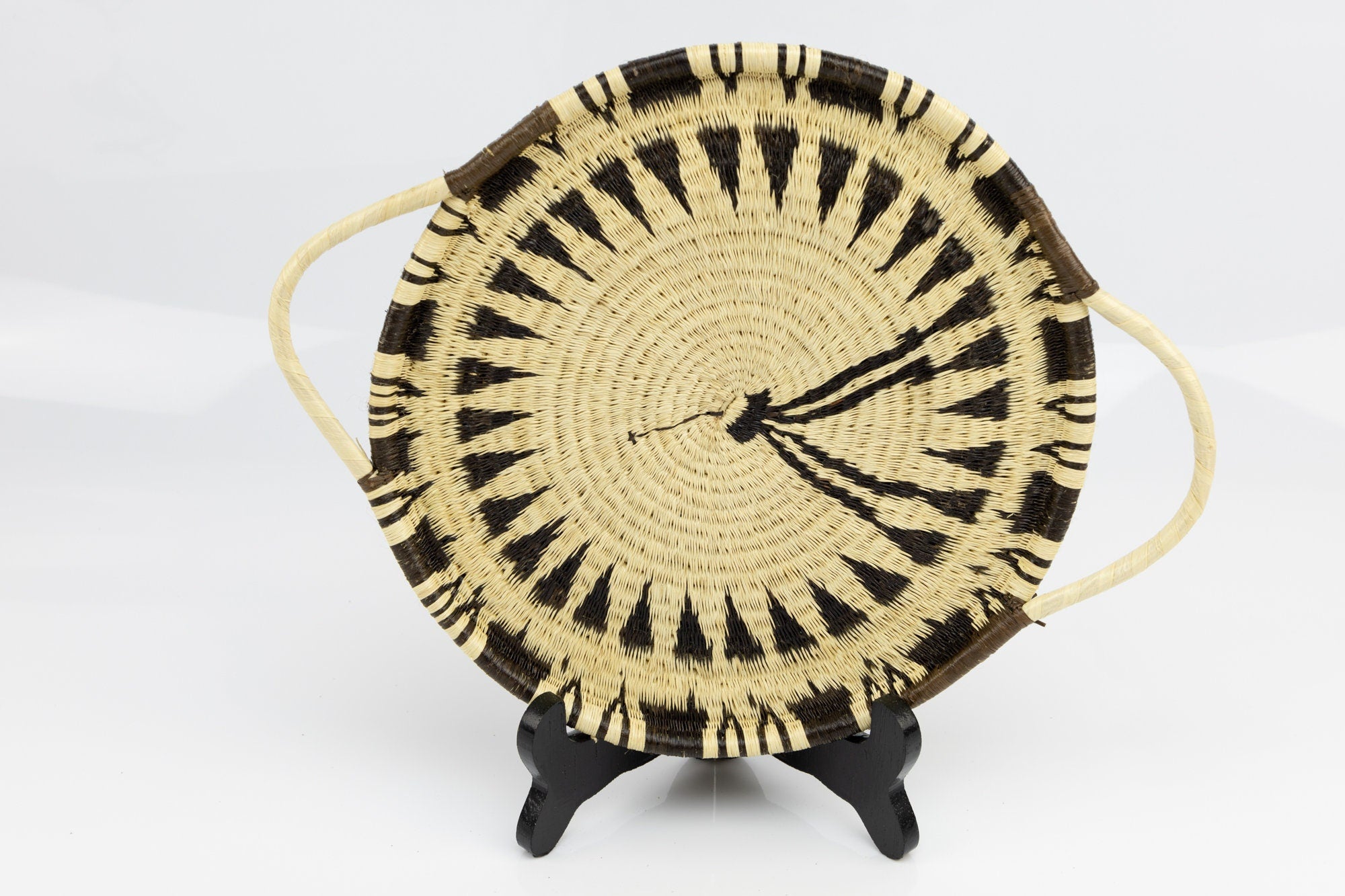 Hand Woven Black And White Plate Basket Made By Wounaan And Emberá Panama Indians. Wall Basket, Woven Basket, Home Decor, Latin Art