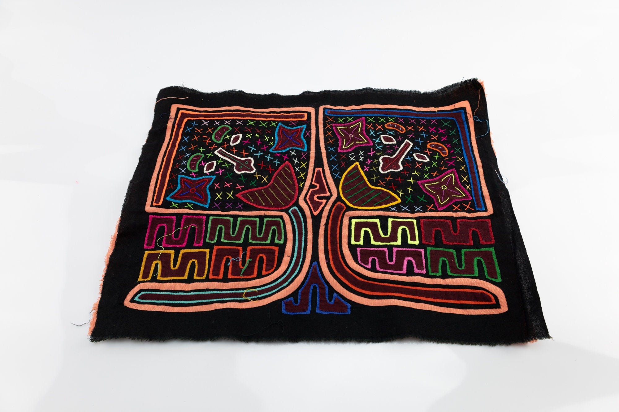 Hand Stitched Panama Mola Kite Textile art, Latin American wall art, Boho Wall Decor, Tapestry, Rainforest Decor, Geometric