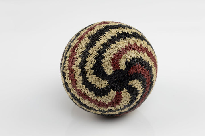 Hand Woven Swirl Design Basket Made By Wounaan And Emberá Panama Indians. Bowl Basket, Woven Basket, Basket Decor, Woven Storage