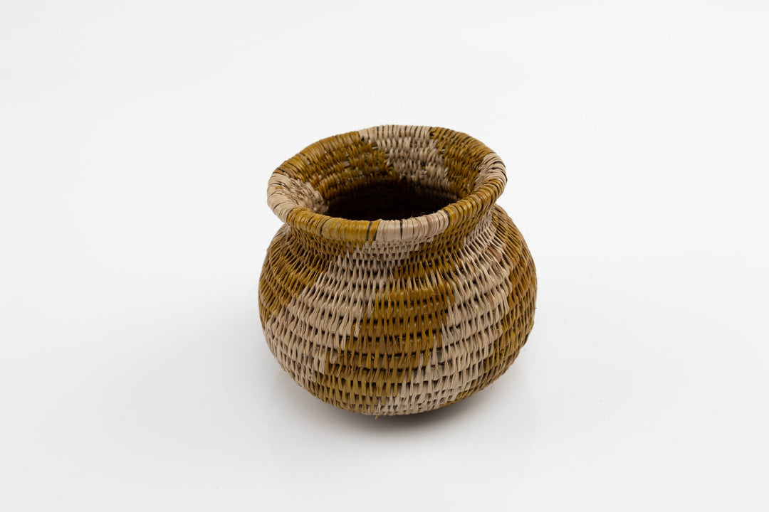 Hand Woven Small Basket Made By Wounaan And Emberá Panama Indians. Bowl Basket, Woven Basket, Basket Decor, Woven Storage