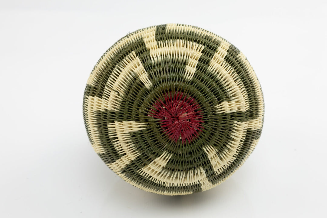 Hand Woven Classic Basket Made By Wounaan And Emberá Panama Indians. Bowl Basket, Woven Basket, Basket Decor, Woven Storage