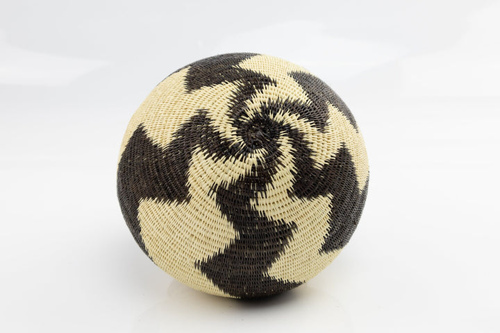 Hand Woven Black and White Basket Made By Wounaan And Emberá Panama Indians. Bowl Basket, Woven Basket, Basket Decor, Woven Storage