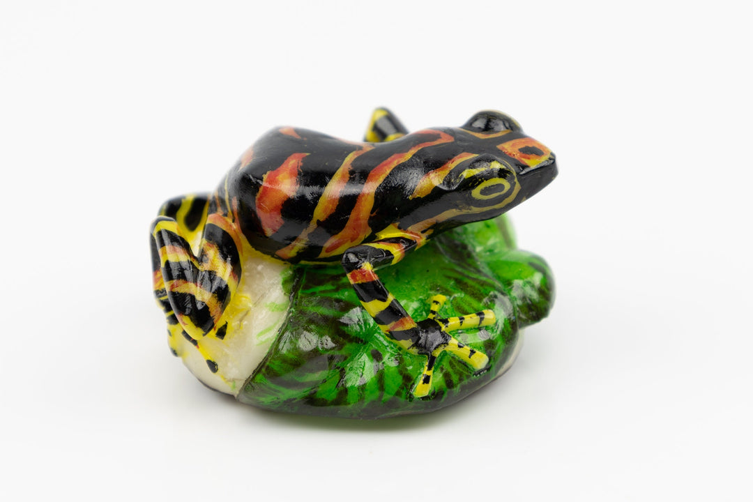 Hand Carved Poison Dart Frog Tagua Nut Made By Wounaan And Emberá Panama Indians. Animal Statue, Carving Miniature, Figurine, Decoration